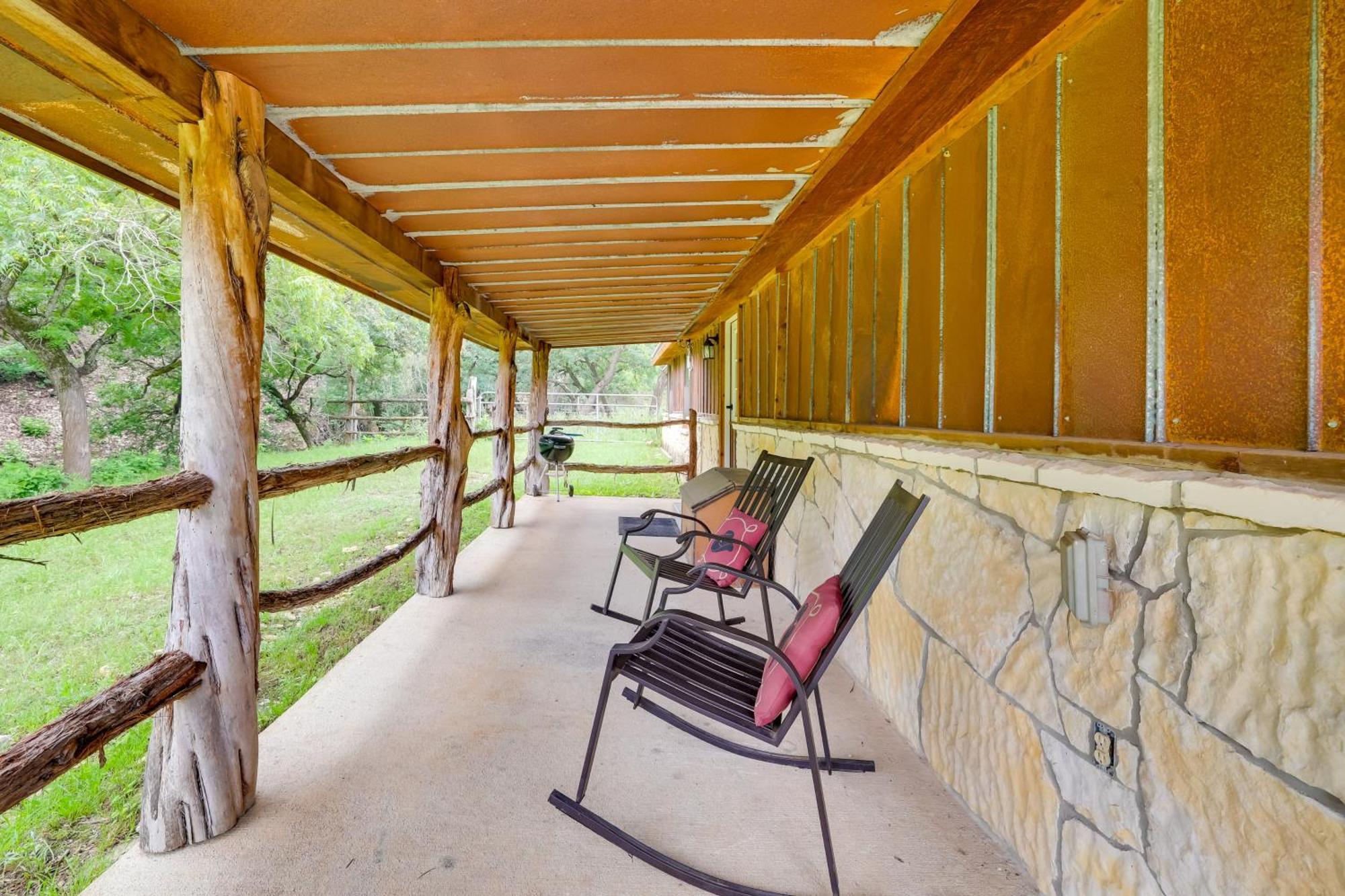 Rural And Horse-Friendly Cabin About 24 Mi To Bandera! Villa Tarpley Exterior photo